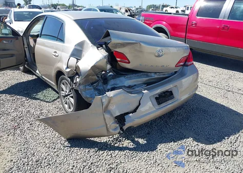 2005 Toyota Avalon Limited z USA, uszkodzony, nr VIN 4T1BK36B65U045033